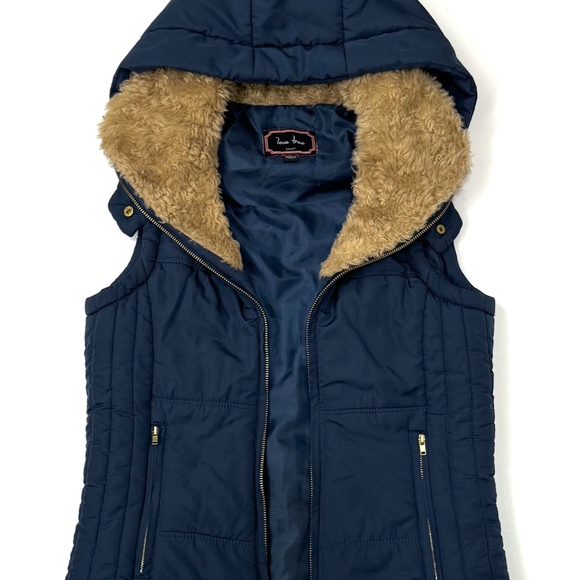 Women’s Vest - Hooded Poofy Faux Fur Collar Zip Up Vest - Retro Vintage Inspired - Picture 9 of 15